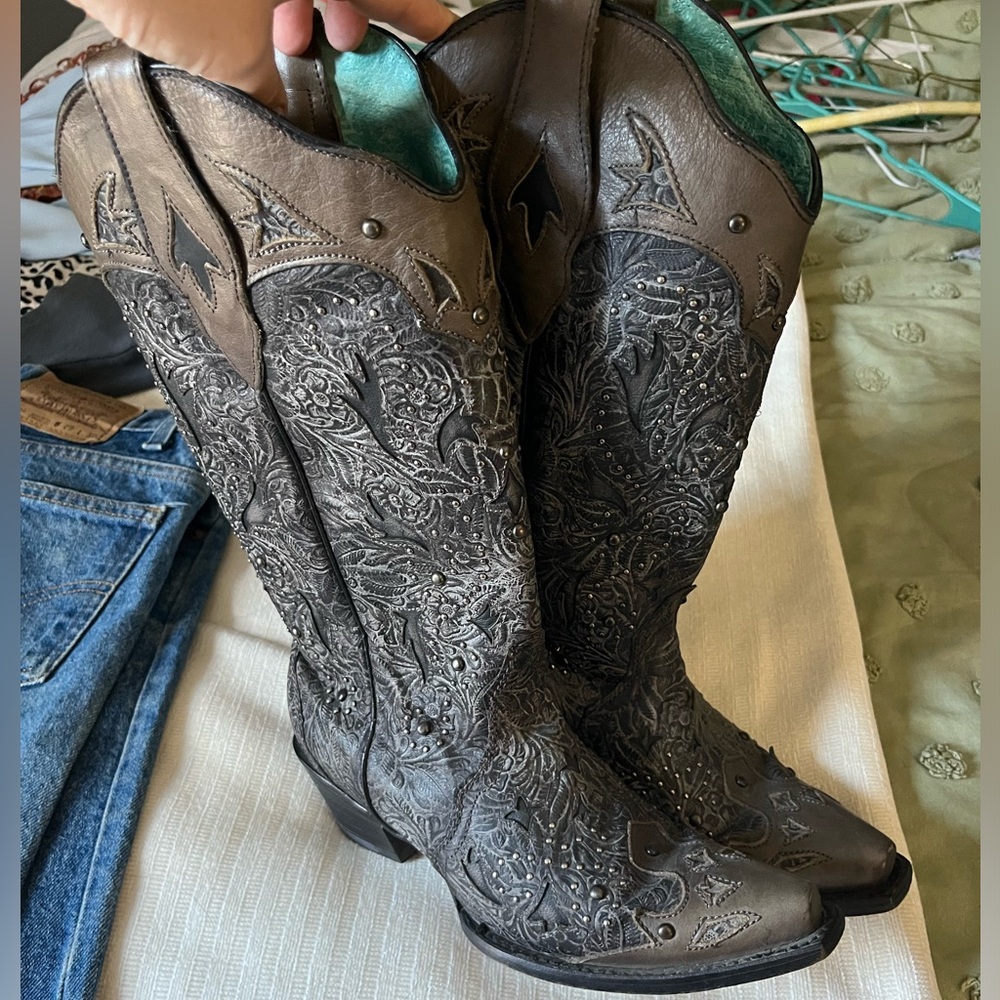 Corral black size 8 cowgirl boots